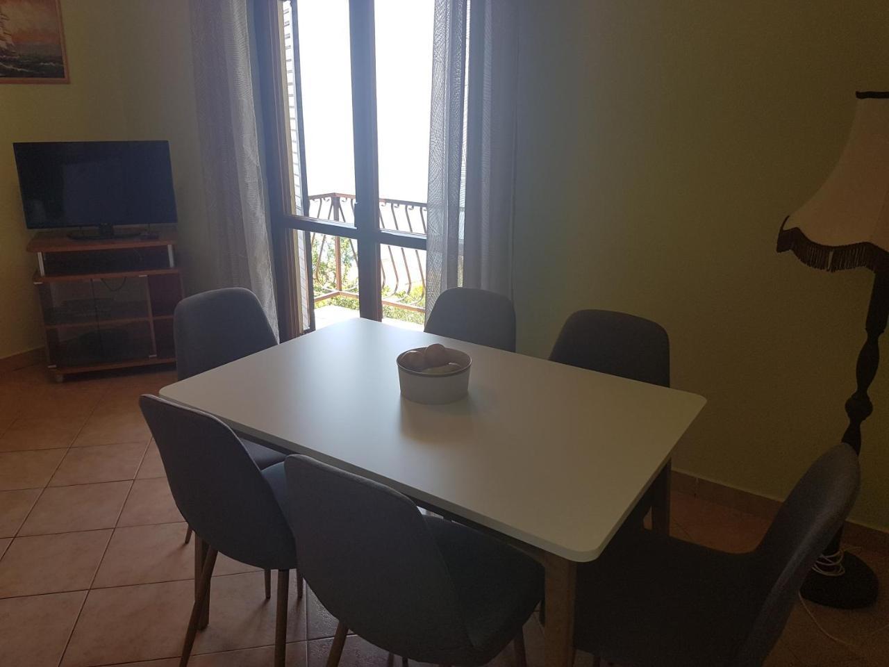 Apartment Danica Brela Bagian luar foto